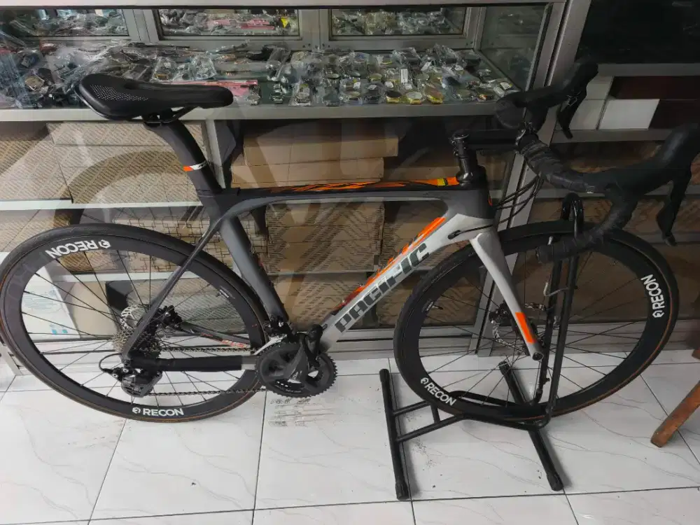 Sepeda roadbike pasific whizz
