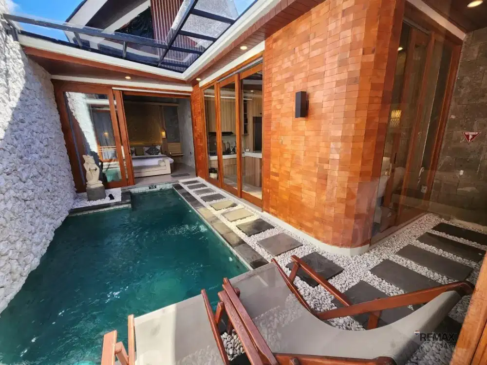 Villa Modern Tropis 2 Kamar Tidur Dijual, di Kuta Selatan