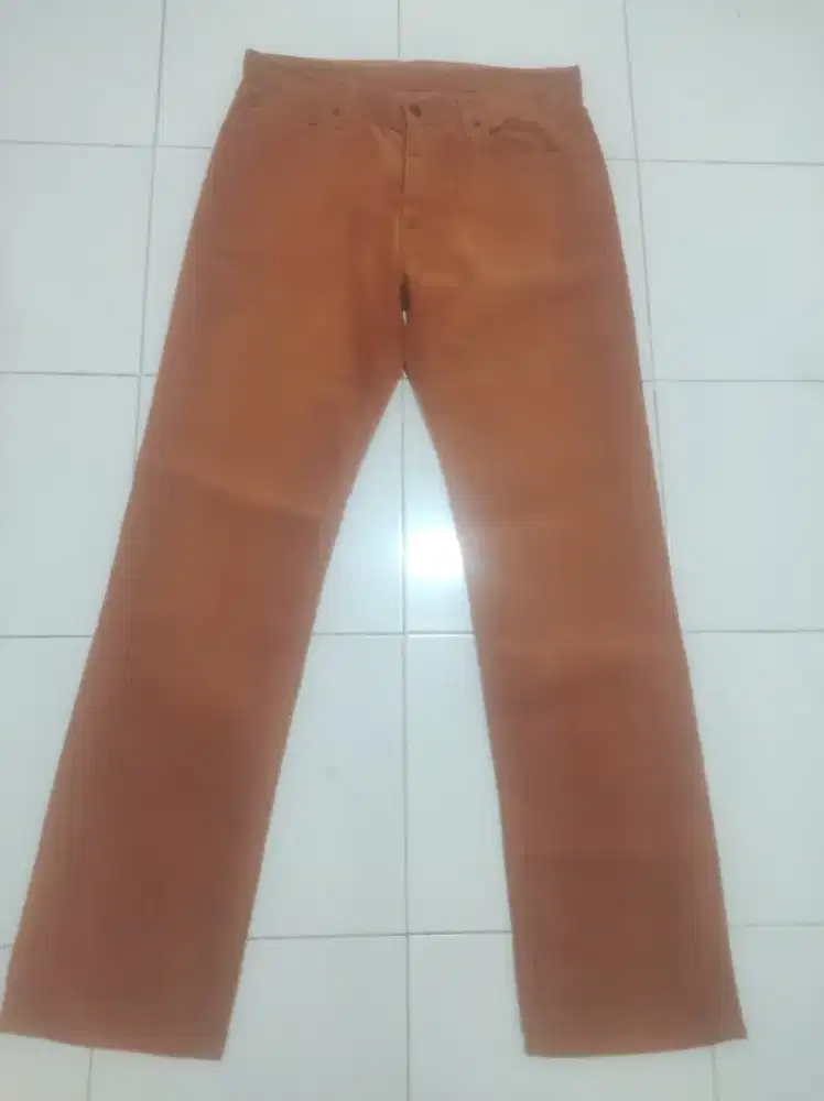 Celana corduroy uniglo size 32 warna dye kondisi like new