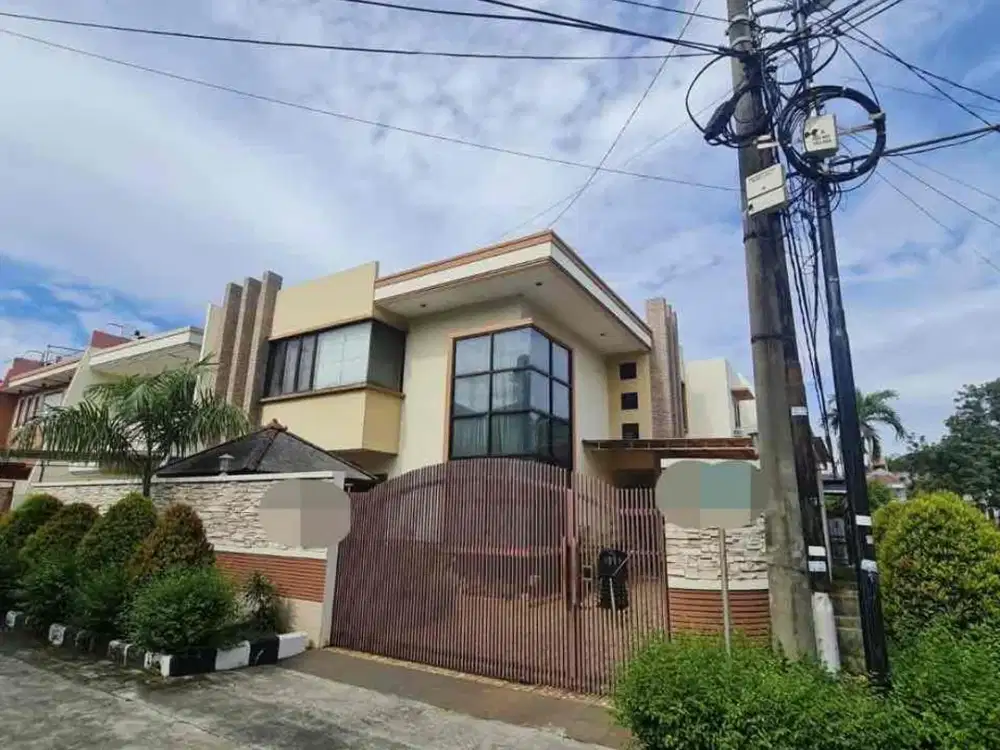 DIJUAL RUMAH BAGUS 2 LANTAI DI GREEN GARDEN JAKARTA BARAT