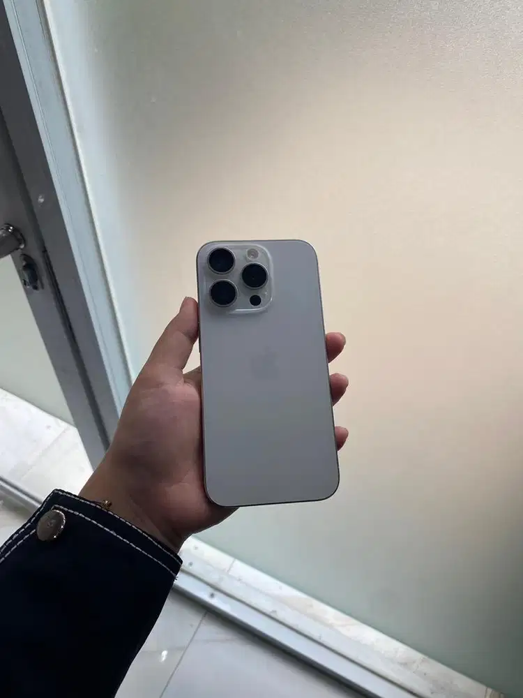iPhone 15 pro 128gb White Titanium