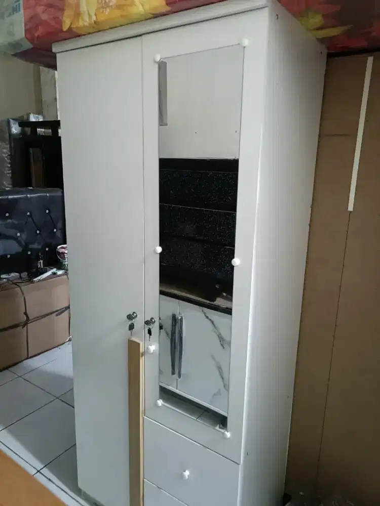 Lemari pakaian modern