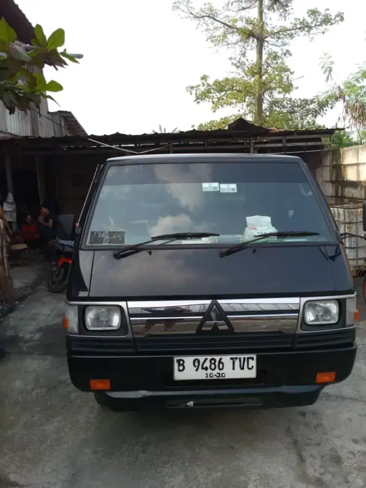 Mitsubishi Colt L300