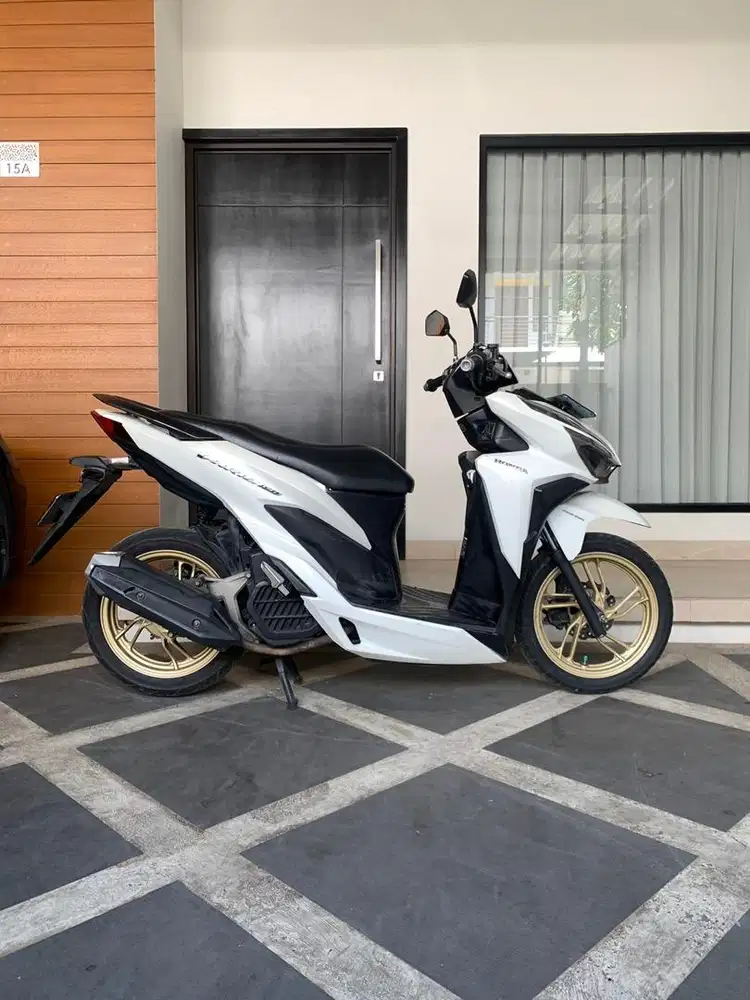 HONDA VARIO 150 2018 PAJAK ON, PLAT DKI, SRT LGKP, MESIN JOS SIAP PAKE