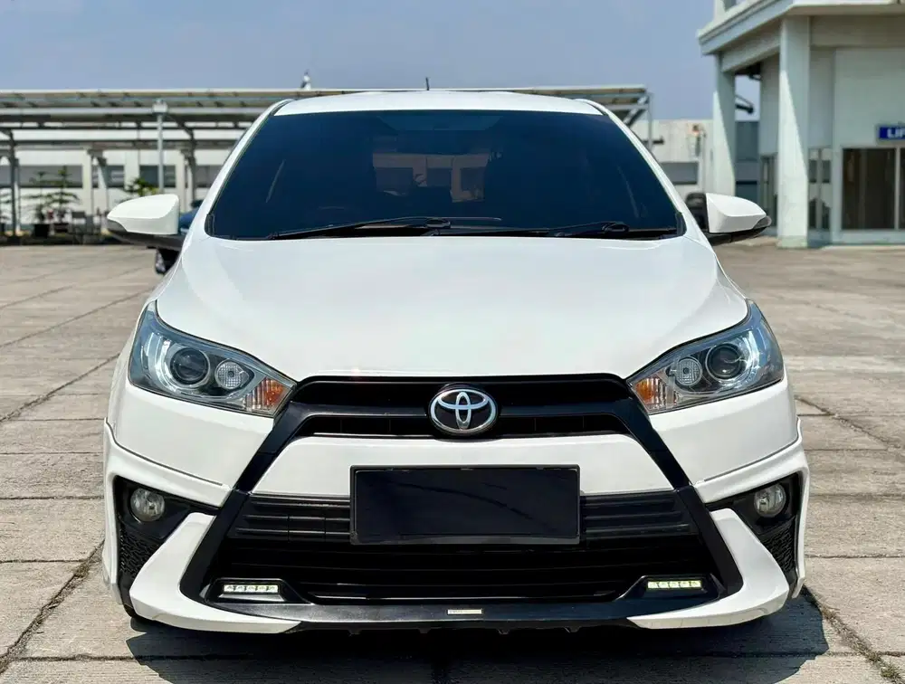 [DP 35JT] TOYOTA YARIS TRD AT 2017 PUTIH ISTIMEWA TT 2015 MATIC CVT