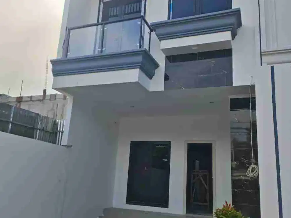 Rumah Modern Elegan Baru di Jalan Ekonomi Jakarta Pusat