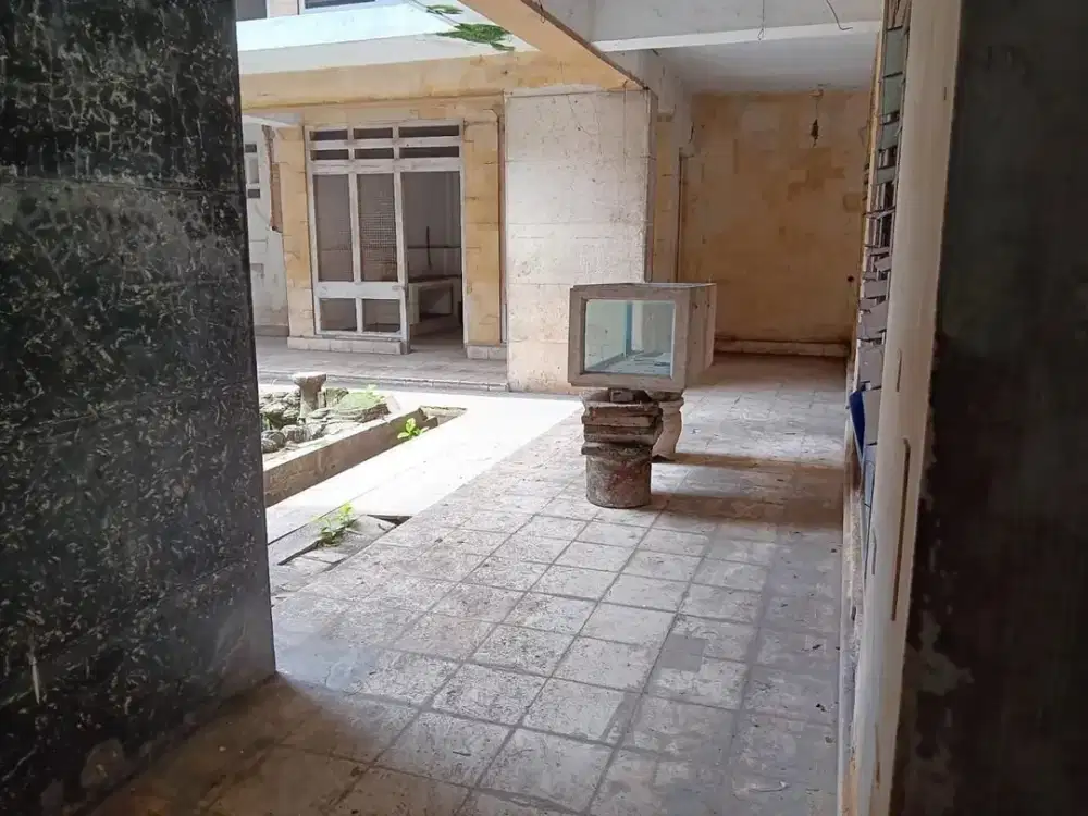 Rumah Jalan Sulawesi Surabaya Kota Hitung tanah cocok untuk usaha