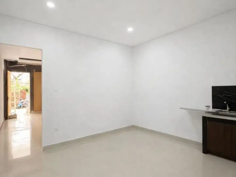 ANA RUMAH UK 4X15M LOKASI BAGUS STRATEGIS DI JELAMBAR