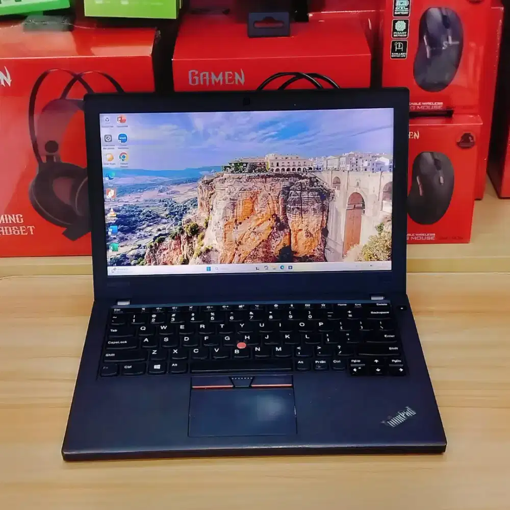 Di Jual ThinkPad X270 Core i5 Gen 6 RAM 8GB SSD 256GB Mulus Siap Pakai
