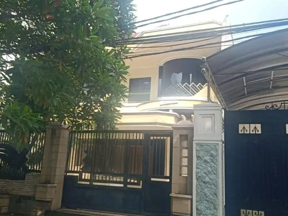 rumah 2 lantai lokasi di Sriwijaya - PLN: 2200 VA x 4