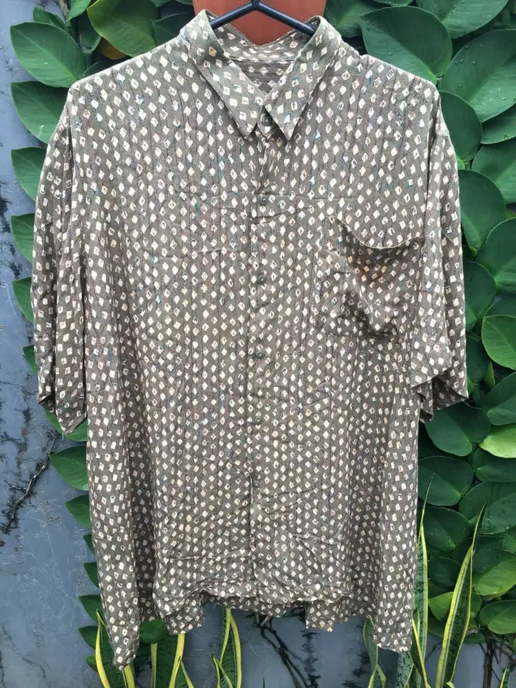Kemeja Vintage Motif Belah Ketupat Size XL Rayon