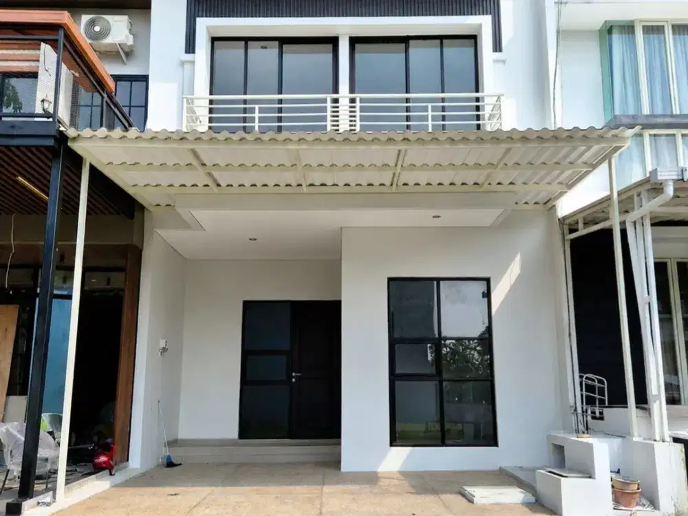 Rumah Zimbali Costa, Grand Island, Pakuwon City New • Minimalis • Carport