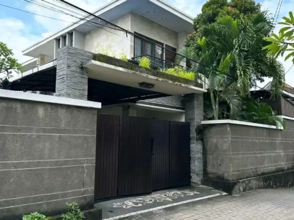 RUMAH SEMI VILLA DI BATUBULANG GIANYAR