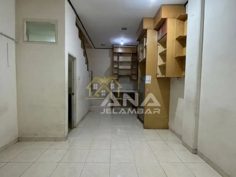 ANA RUMAH ADEM TERAWAT UK 4X15M DI KOMP KAVLING POLRI JELAMBAR