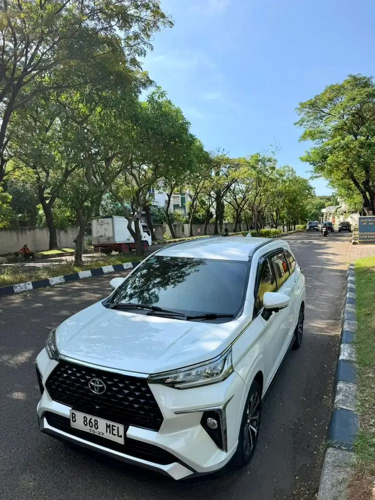 VELOZ Q TSS AT 2022 WHITE ON BLACK TIPE TERTINGGI