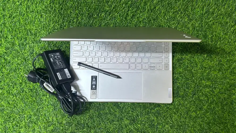 Lenovo Yoga 9 Flip 2in1 Intel Core i7 gen 12 RAM 16 GB SSD 1 TB