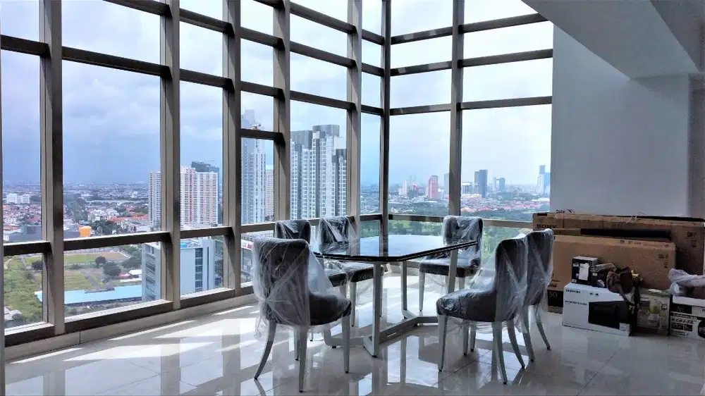 DISEWAKAN APARTEMEN LARIZ INTERLOCK PRIVATE LIFT TIPE 3BR HIGH FLOOR