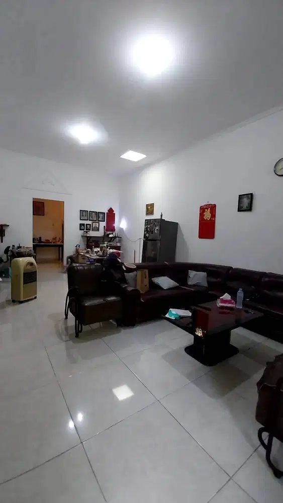 Mulyosari Utara Siap Huni, Bagus, Depan Taman