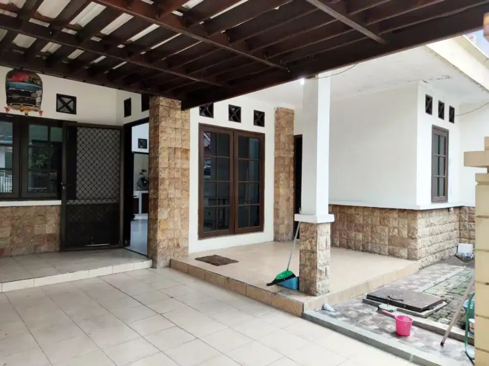 Rumah di Pondok Mutiara