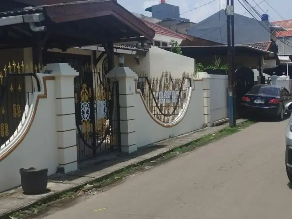 Jual/Sewa Rumah 2 lantai Baru renovasi Daan Mogot perbatasan Jakarta