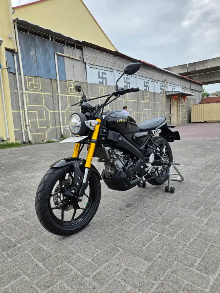 Yamaha XSR 155 VVA Hitam 2024
