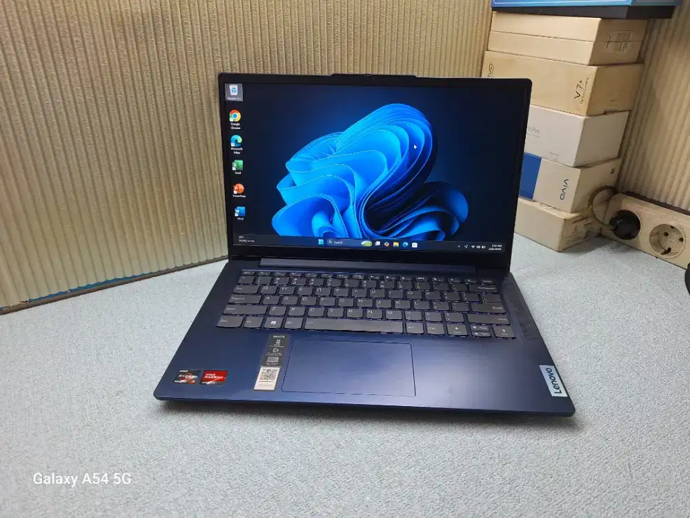 Lenovo Ideapad slim 3 Amd Ryzen 7-7730U Ram 16 ssd 512.