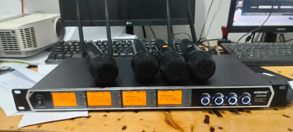 Wireless microphone SHURE UR4400