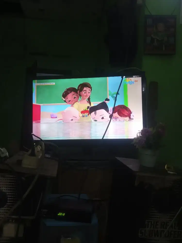 Tv Sharp LED 32 + set Box tv