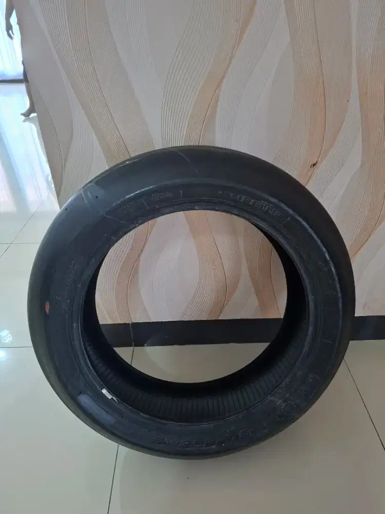 Ban belakang Slick balap Pirelli Superbike 190/60