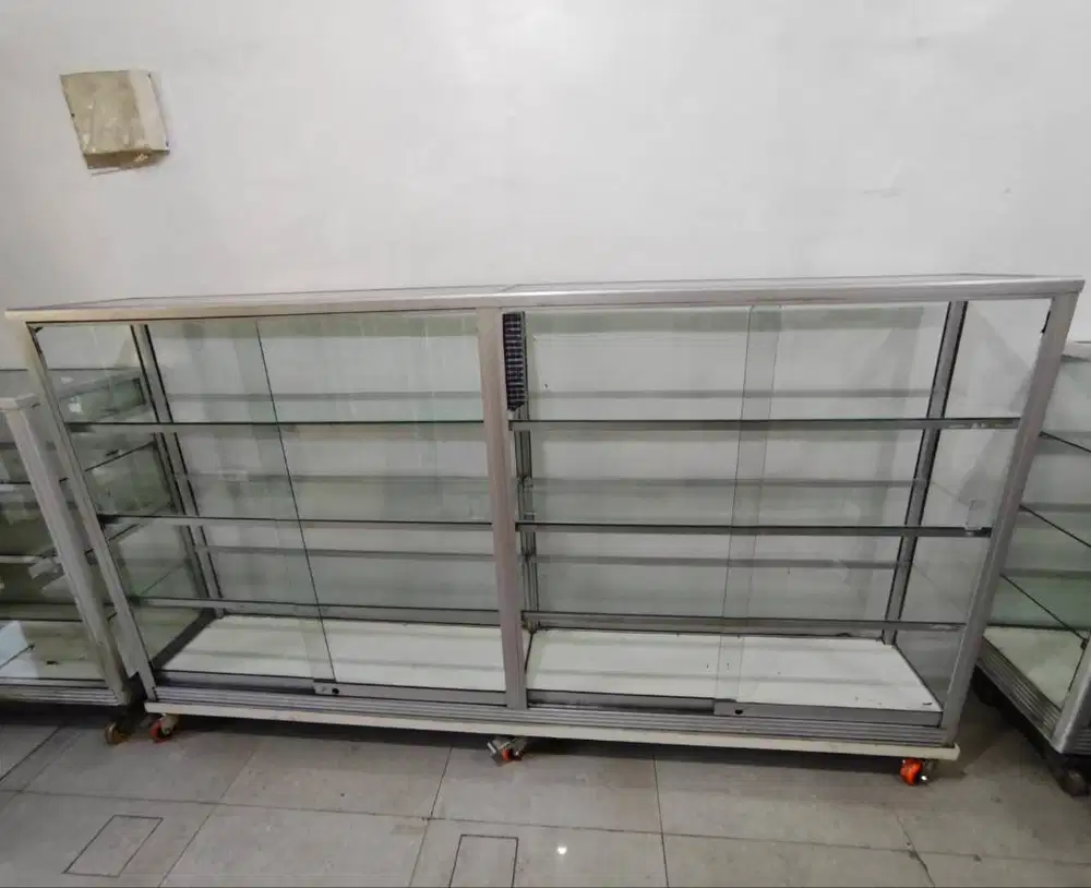 Etalase 230x35x120cm Bekas