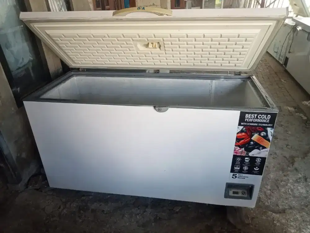 Jual freezer box kapasitas 500 liter merek Gea