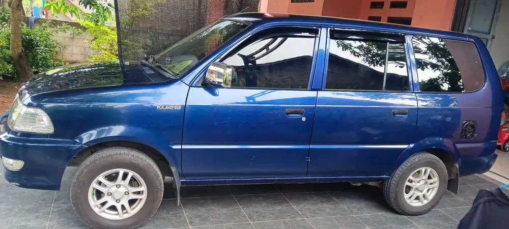 Toyota Kijang 2004 Bensin