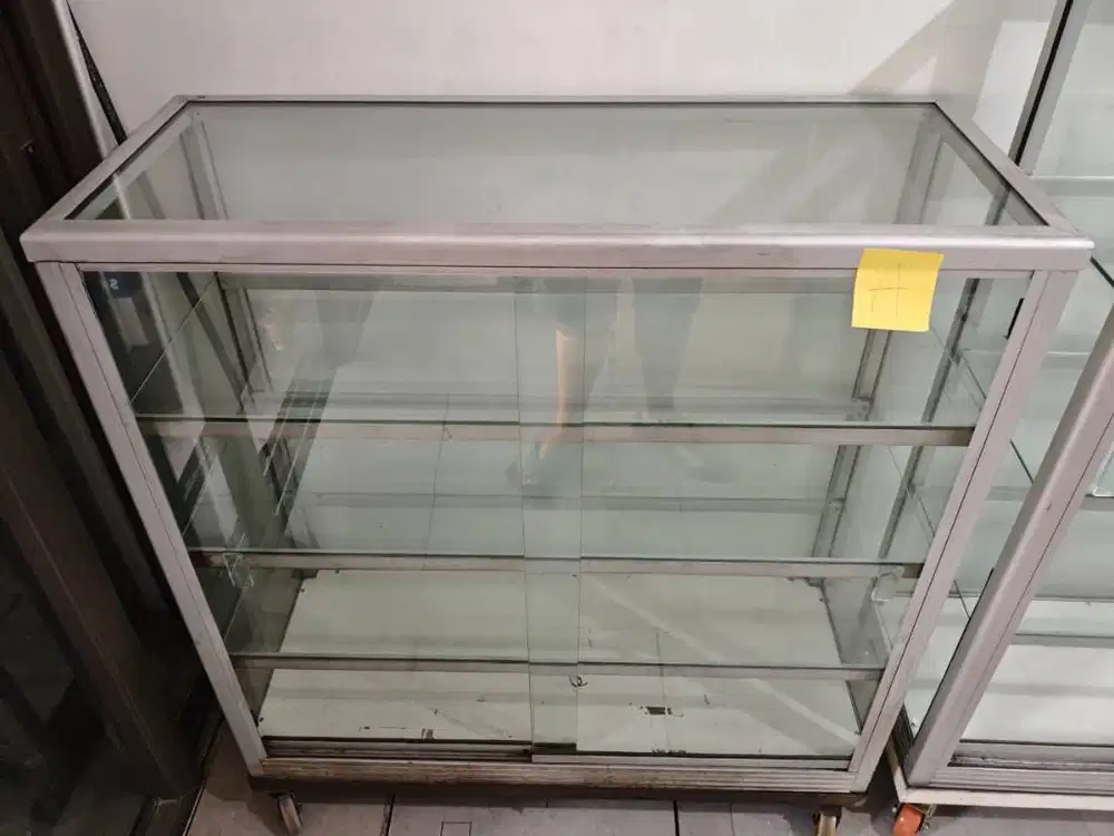 Etalase 100x40x100cm Bekas