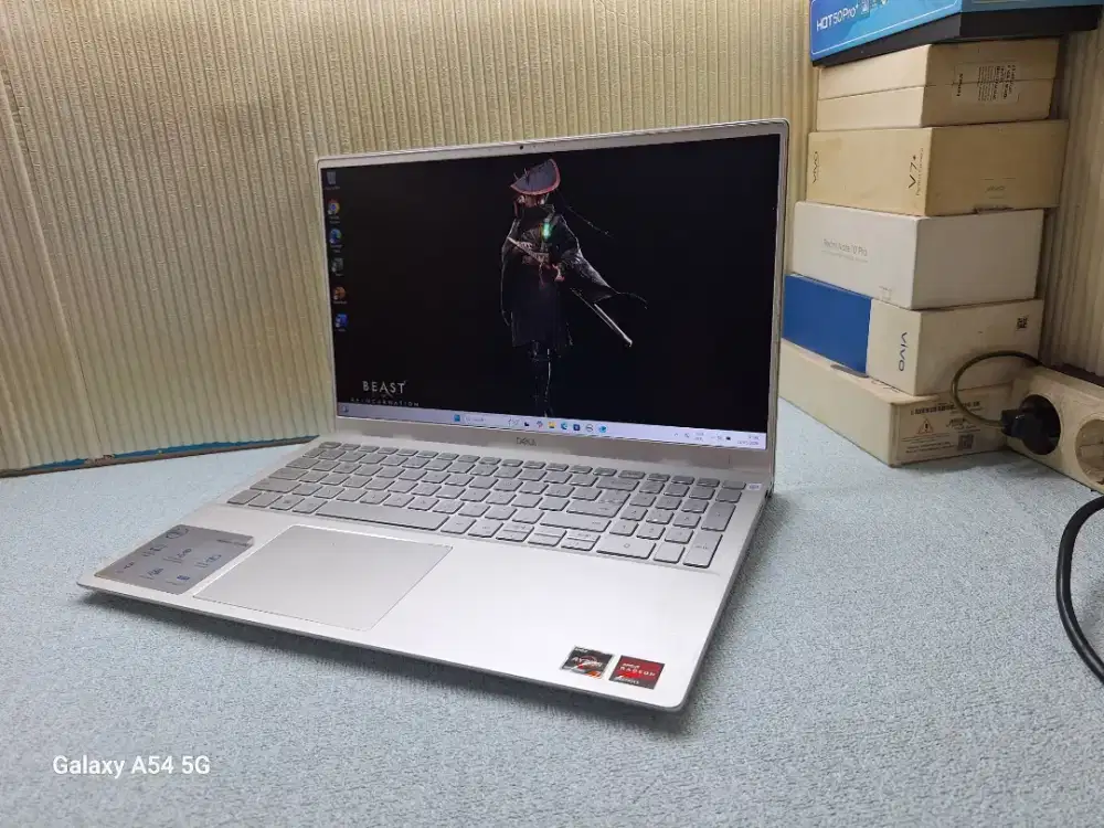 Dell Inspiron 5505 Amd Ryzen 7-4700U, Ram 8 ssd 512.