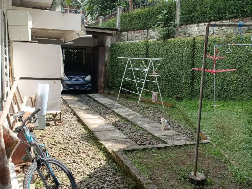 Rumah lama cocok untuk dijadikan kos kosan di Dekat ITB UNIKOM di Tubagus ismail