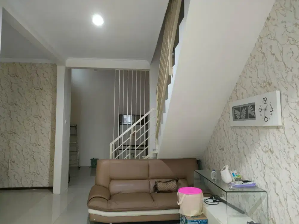 Rumah minimalis Furnish Pakuwon City Di Taman Mutiara