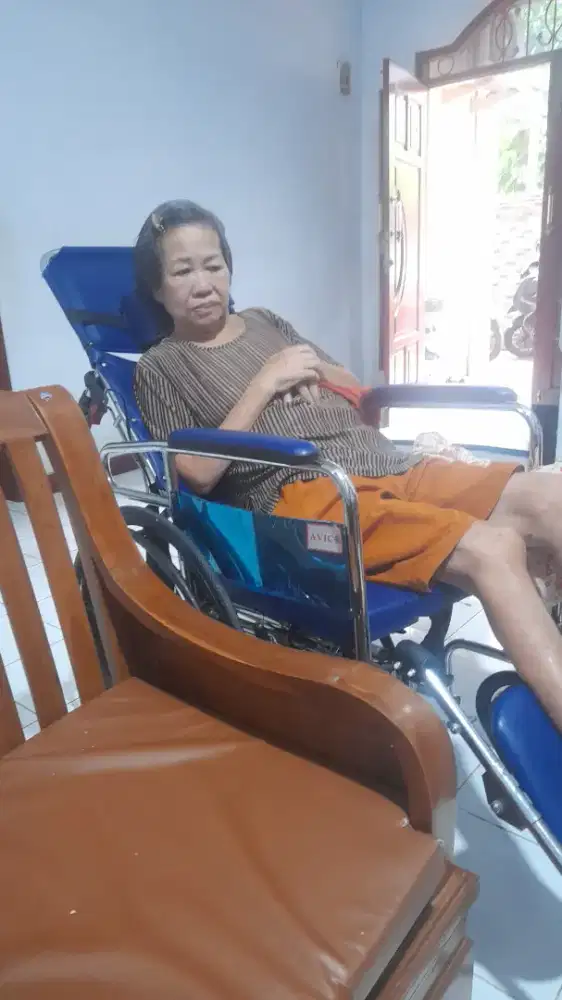 Dicari ART berpengalaman untuk jaga orang tua sakit stroke