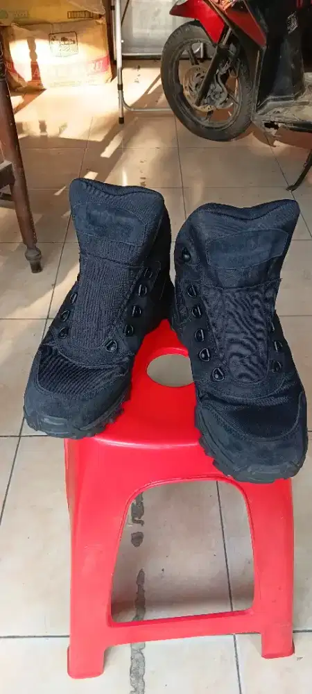 Sepatu Greenforest Sentinel