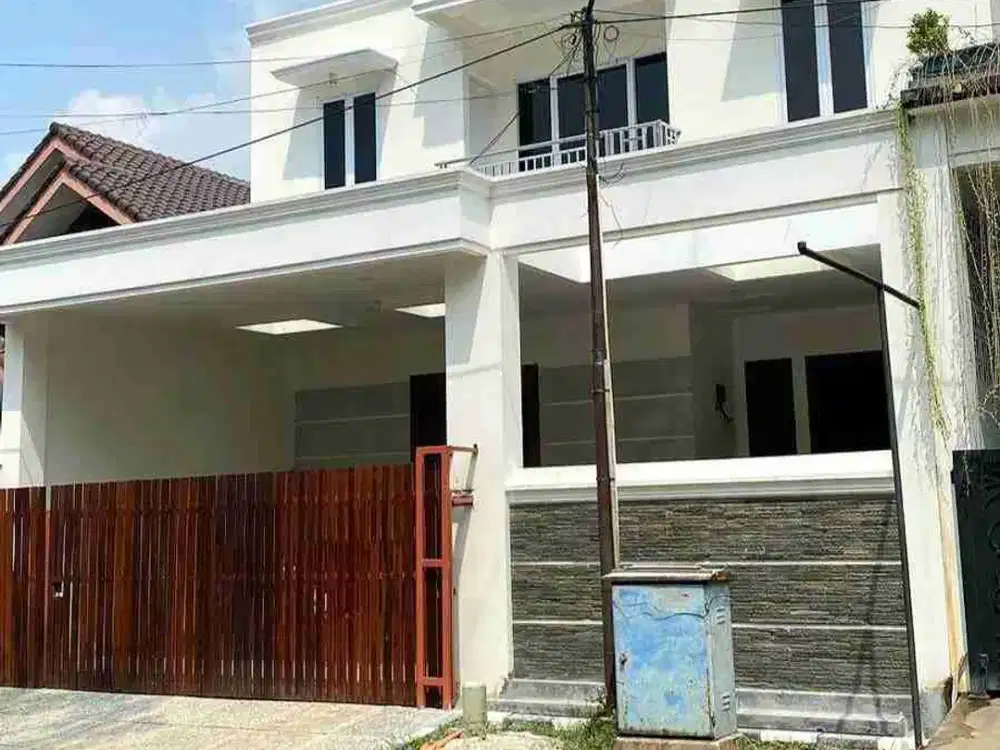 MEWAH !! Luas 220 Taman Century Depan Mall Pakuwon Bekasi