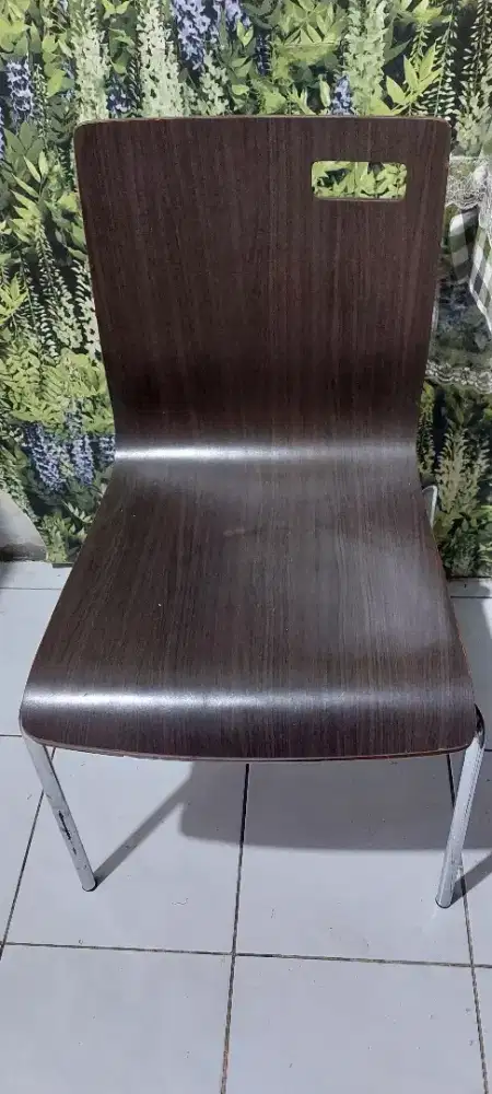 Kursi makan minimalis