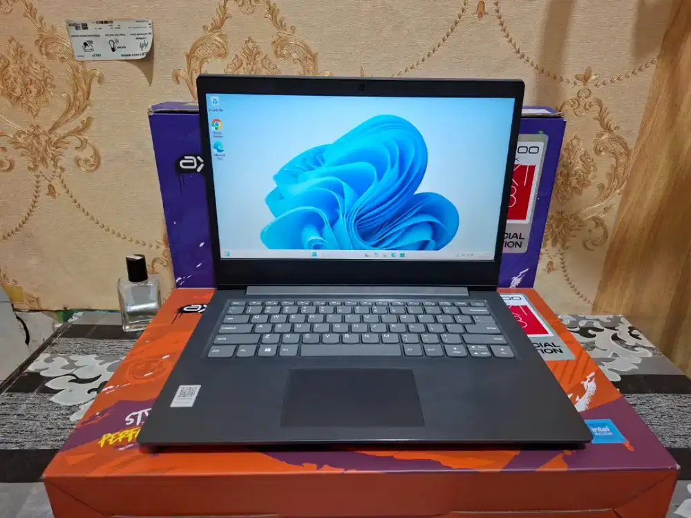 Laptop Lenovo Ideapad V14-ADA
SSD 256GB -4GB -AMD 3020E -MULUS