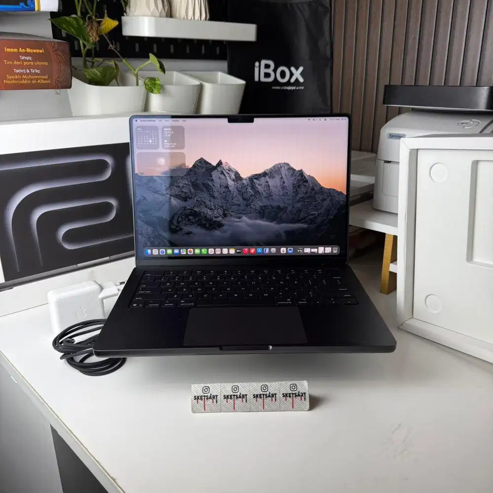 MacBook Pro M5 16gb 512gb Space Black iBox Garansi Resmi April 2027