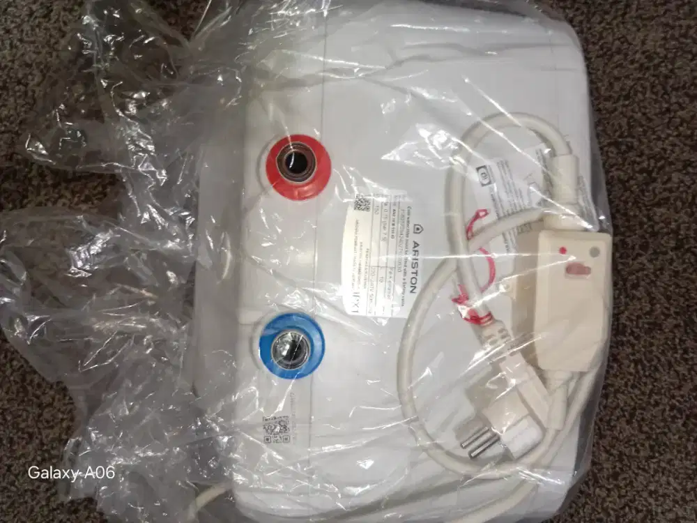 WATER HEATER ARISTON 10 LITER