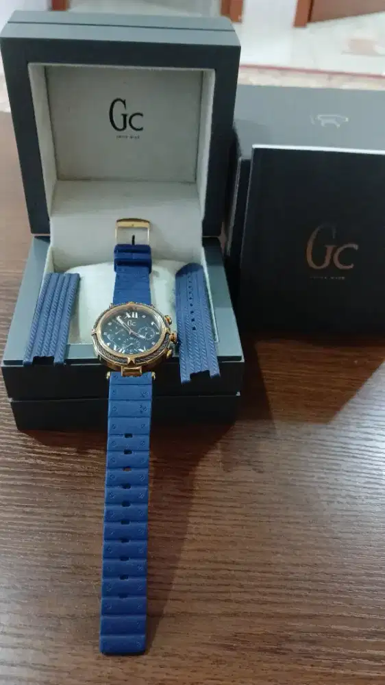 Jam tangan guess collection wanita