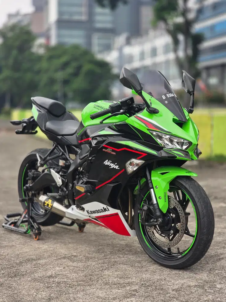 Kawasaki ZX25R ABS With ARROW