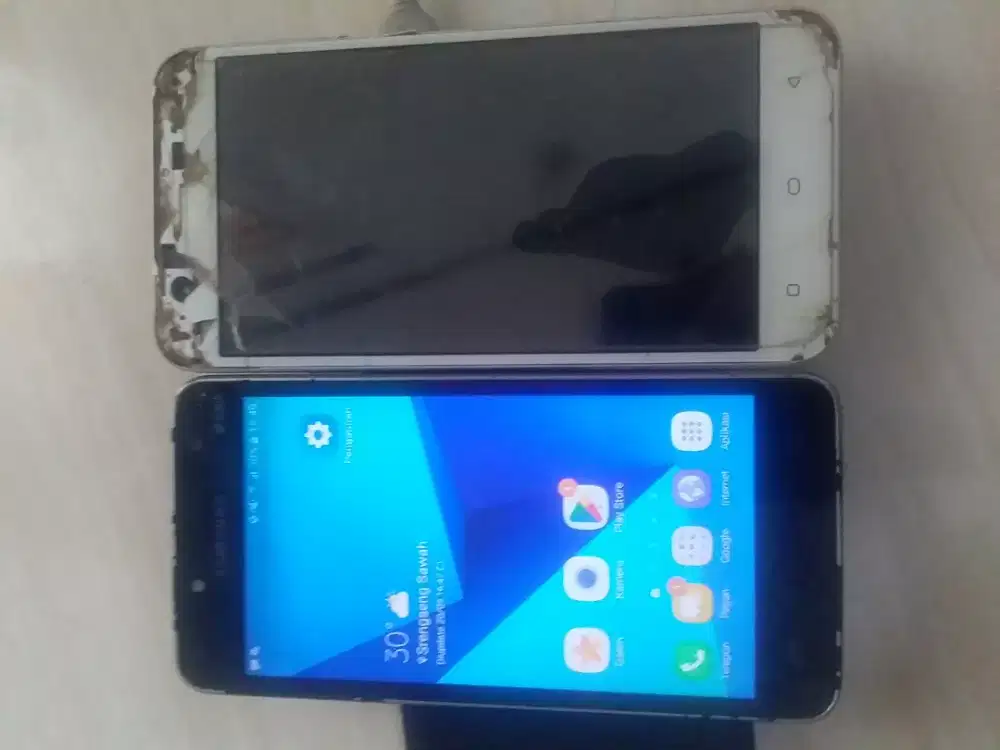 Samsung galaxy j2 prim dan oppo a39