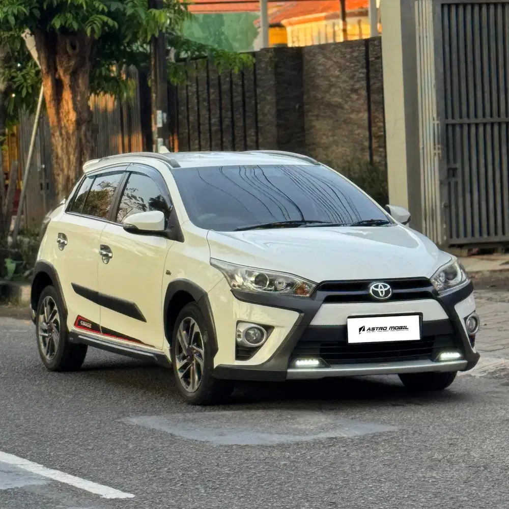 YARIS HEYKERS TRD 2018 / 2017 Matic Bagus Murah Kredit Bekas Surabaya
