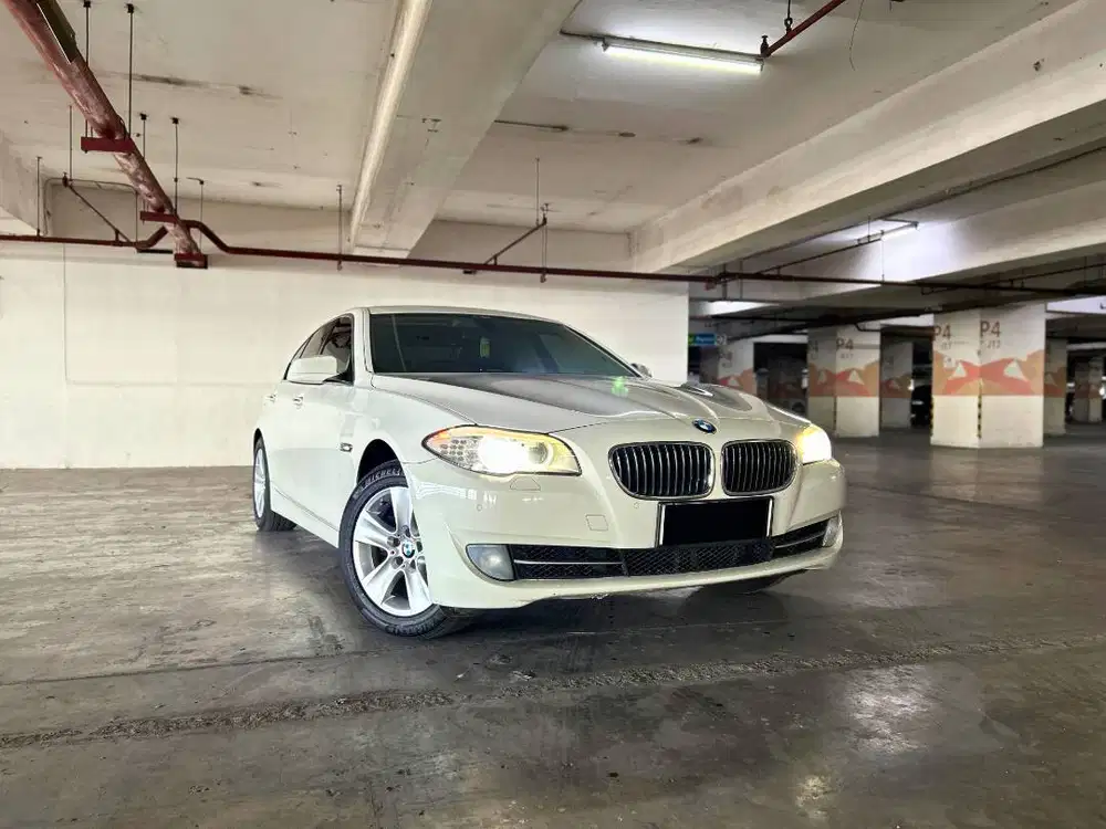 BMW 528I CKD 2012 sunroof