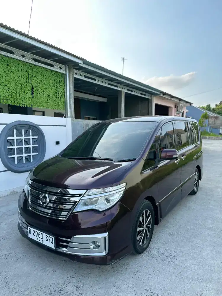 Nissan Serena 2015 AT