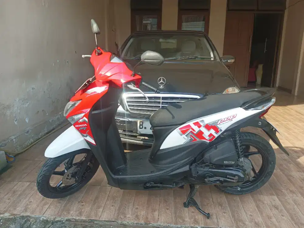 Honda beat pop cbs merah putih